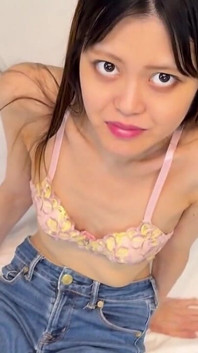一个奇迹般的超级苗条，如果你触摸它，似乎会崩溃