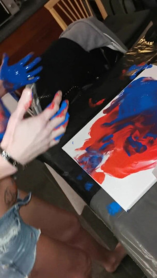 Milf Naomie7: Breast painting