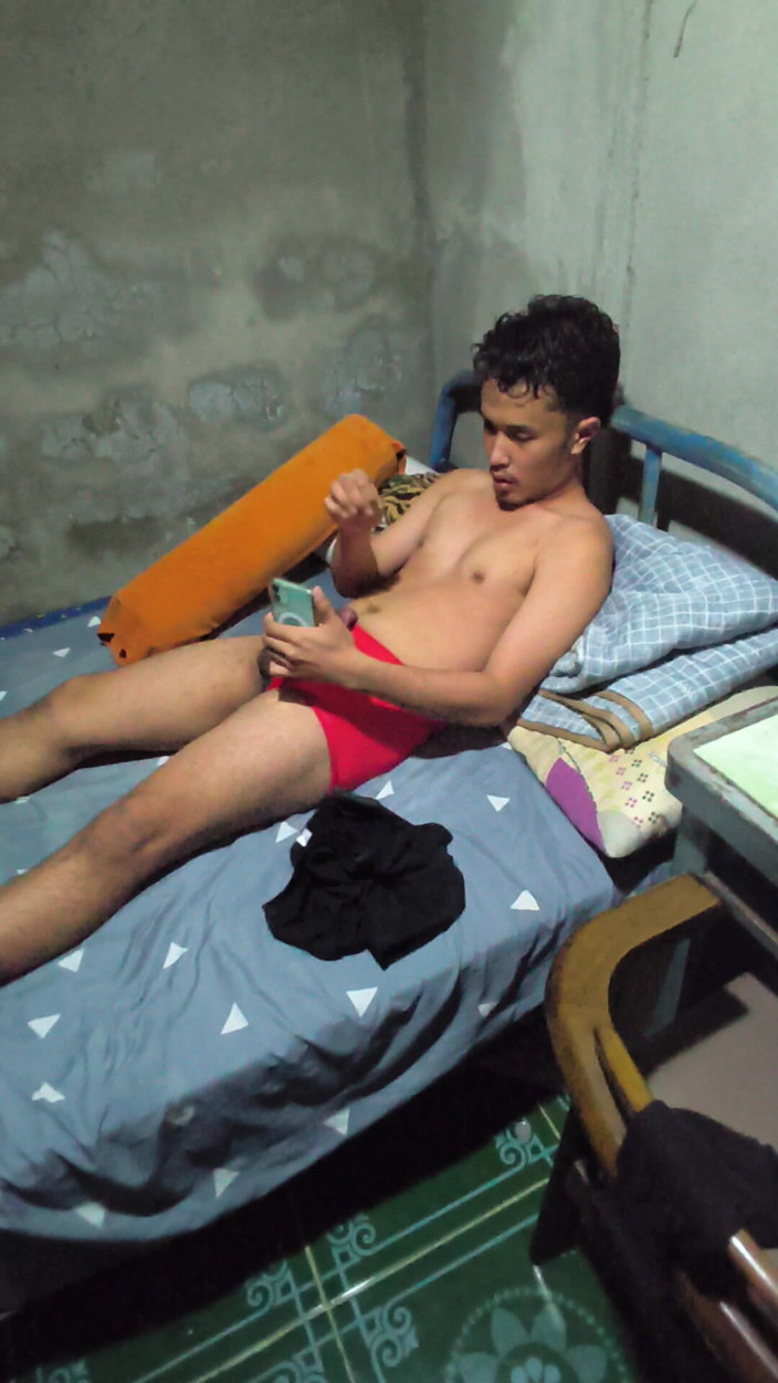 Rent A Gay Productions: Filipino Teen Engraver Jerks Himself off in the Shower Until...