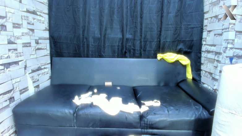 X Live Community: Глубокое сосание: горячий рот моей шлюхи пожирает мой твердый член