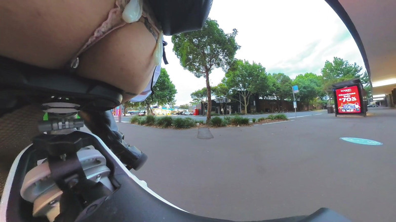 Asiansissypublic: Párkrát jsem nachytal, když jezdím s kovovým análním kolíkem, který...