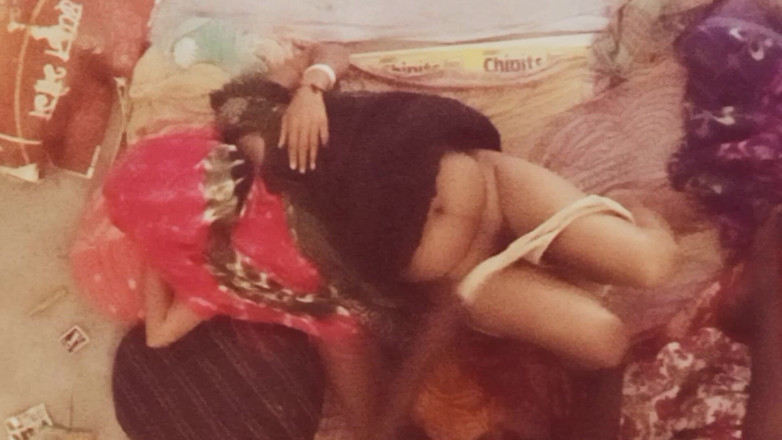 Bengaliauntykichut: Saya mengongkek ibu tiri saya pada siang hari