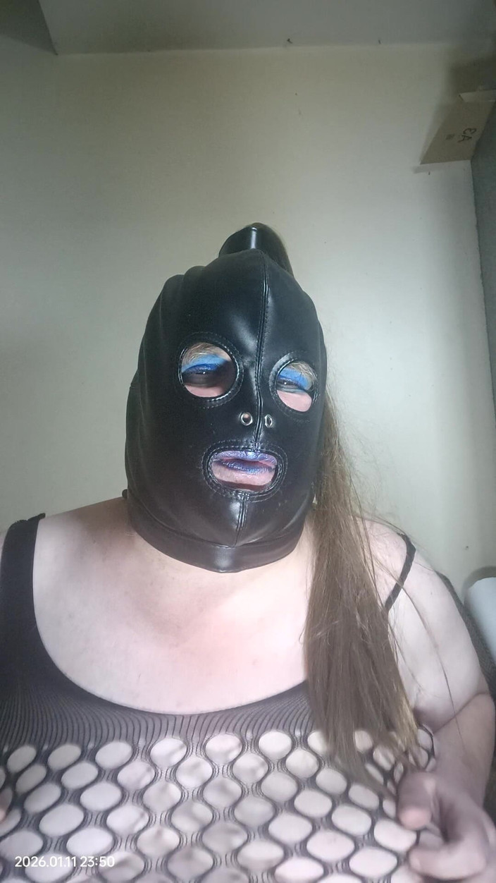 Stephanie-Nicole-TV: BBW TV chơi với núm vú của cô ấy thông qua...