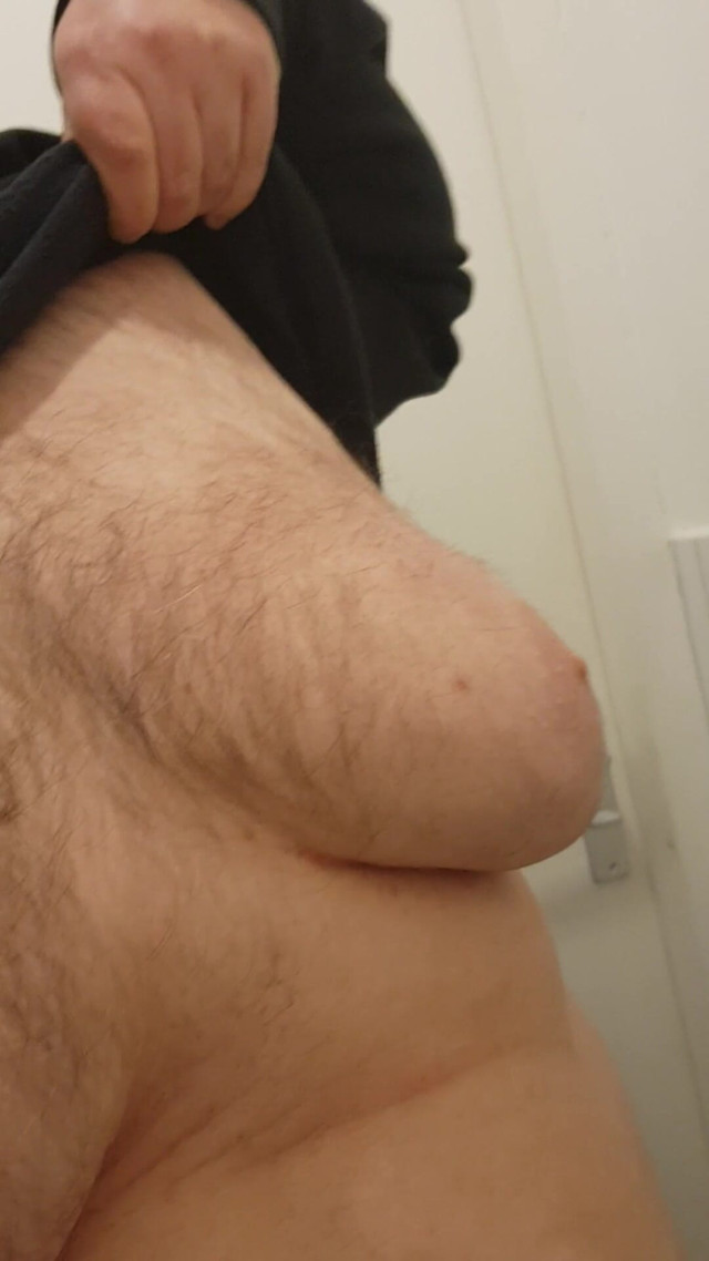 Chubby at Urinal From Work (Gordifat)