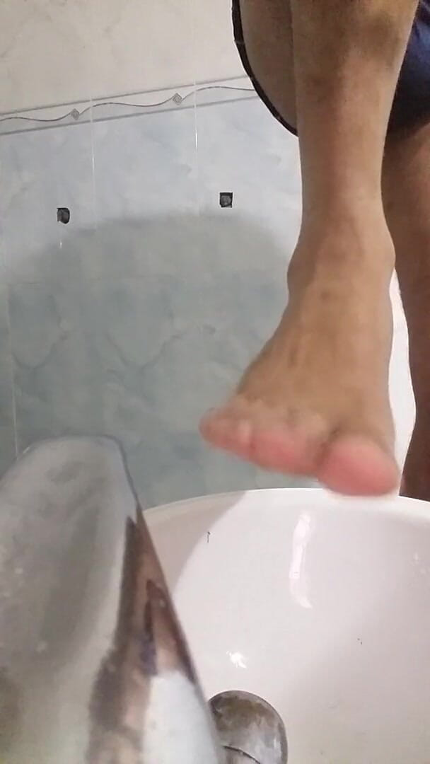 Boy top Amador: Do you have a fetish for a foot like that?!