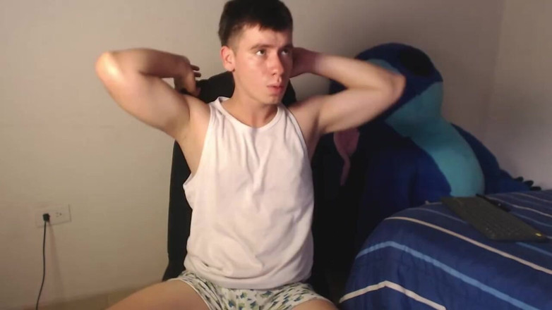 Icyhot707: Мастурбирую и показываю попку на камеру