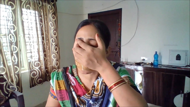 Selfgags classic: Kiraneya Tape zakneblowana po raz pierwszy!