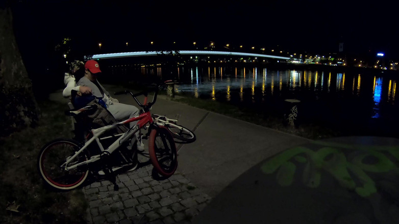 DedeDeville: Riskanter Und Schneller Amateur-sex in Der Öffentlichkeit Mit Meinem Stiefbruer, Squirting...