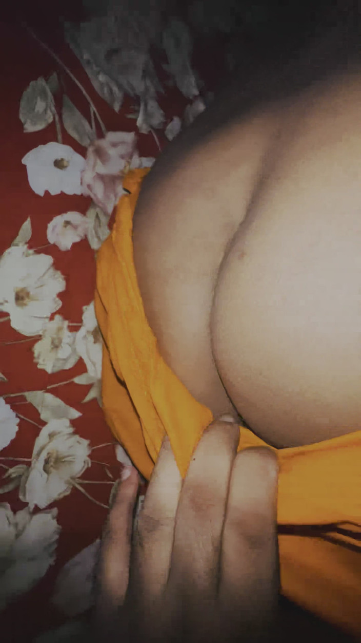 taslima81: Desi Bhabhi Very Romantic and Hot Village Bhabhi
