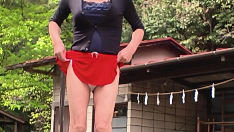 Pai-chan: gret lak ke lie laal mini skart