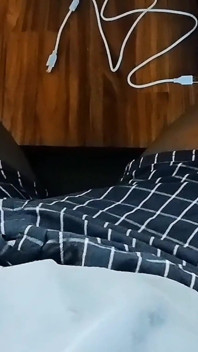Azdırıyor anal parmaklama büyük zenci yarağımı okşuyor