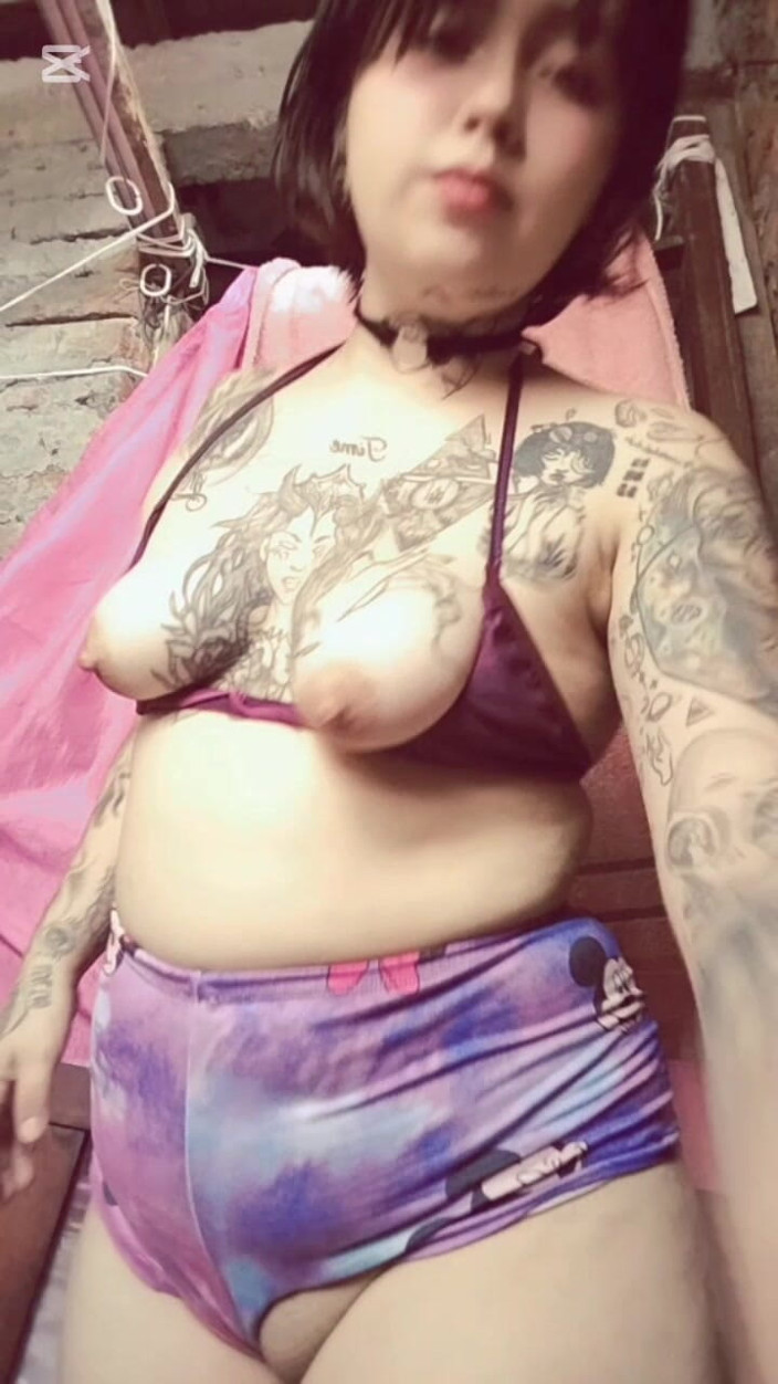 Dalyla: Une vidéo se masturbe
