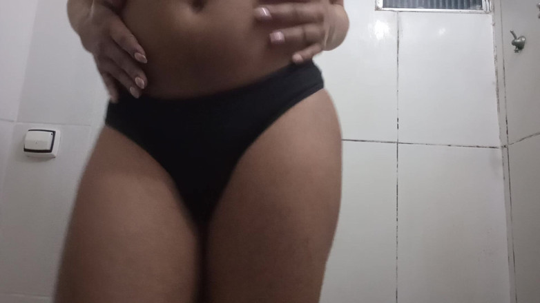 AngelMature: เฟติชสําหรับสาวผมบลอนด์ช่วยตัวเองคลิตอริสตัวหนาคนสวย