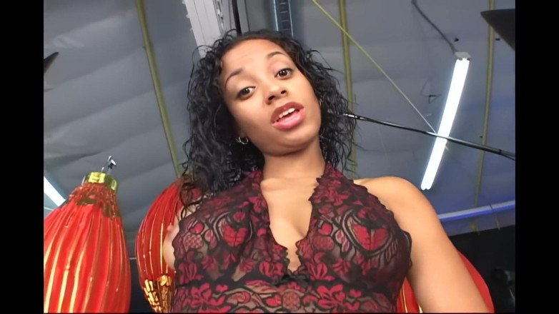 Lexinghton - Full HD: Maya and Her Tongue Pig