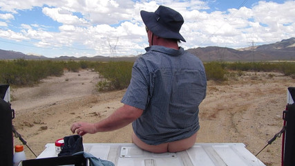 The porky pervert: Wüstenwanderung wichsen 5