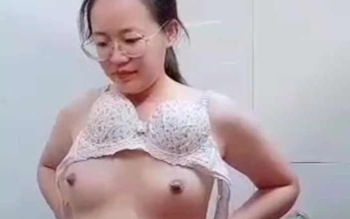 Thana 2023: Asiatisk sexig het tjej i rummet. Njut av det
