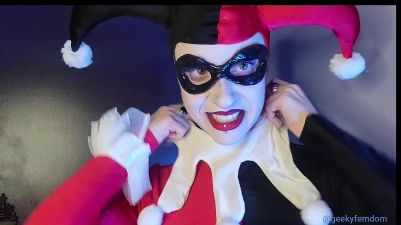 Geeky Femdom: Harley Quinn तुम पर हावी होती है