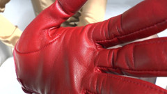 Lady Victoria Valente: Reniflement intense sur mes gants en cuir rouge, Lady Victoria...