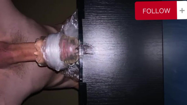 Bigbadfriendlyguy: 口头男人一边呻吟直到精液滴水一边操feshlight