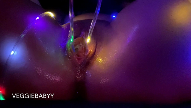 Veggiebabyy: Artsy, Oily, String Light Pussy Rubbing