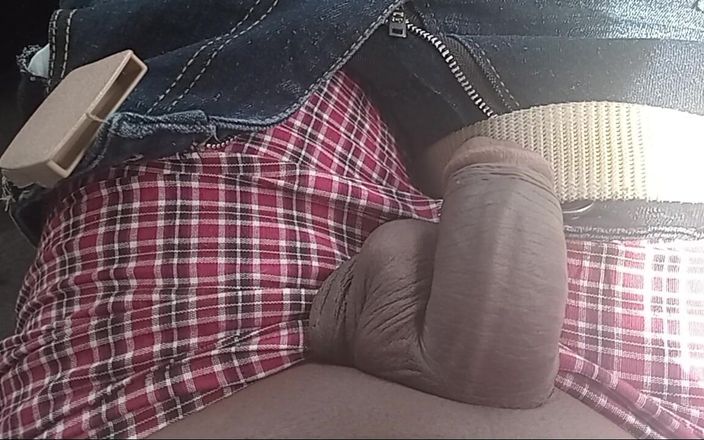 Cutjelle: Aku menyetubuhi istriku di kendaraanku