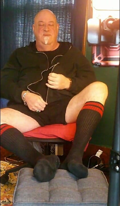 beardaddychub: Honění v černé a červené!