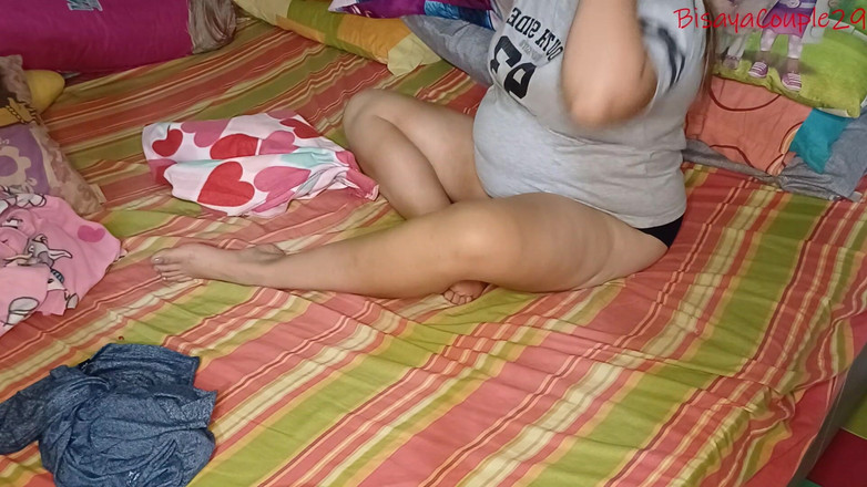 BisayaCouple29: 내 자지를 펌핑하고 그녀의 보지를 만났어 (1부)