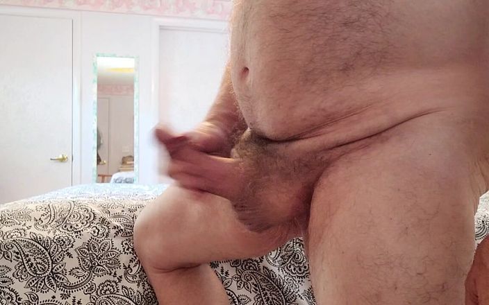 DaddyLNargo: Masturbándose en la cama