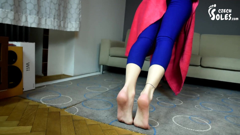 Czech Soles - foot fetish content: Increíble vista de pies descalzos a la mañana