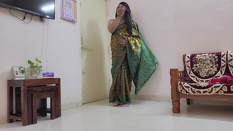 Indiansissychubby: 1부 러브 그린 사리 책 오늘 내 쇼