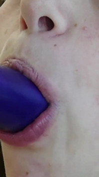 Extra roztomilá chlupatá holka vintage dildo