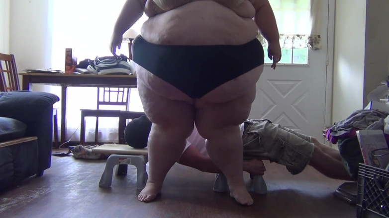 Full Weight Productions: A Miss GG de 600 lb lanches enquanto esmaga a vida...