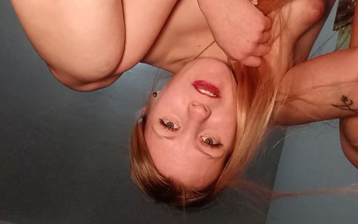 Miley Grey: Стоячи голою над камерою