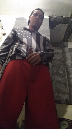 AlexAlejandro13: 我准备洗澡，但没有先拉它