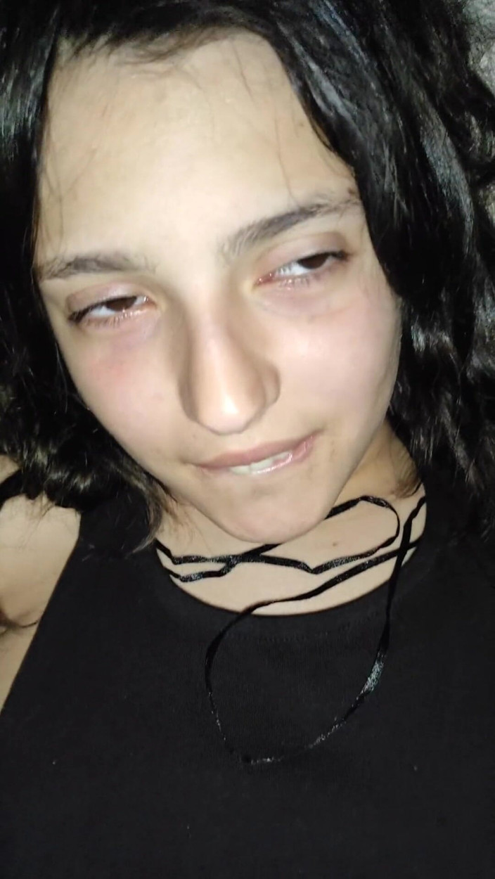Endemoniados: Pussy eating and fucking a teen at night before going...