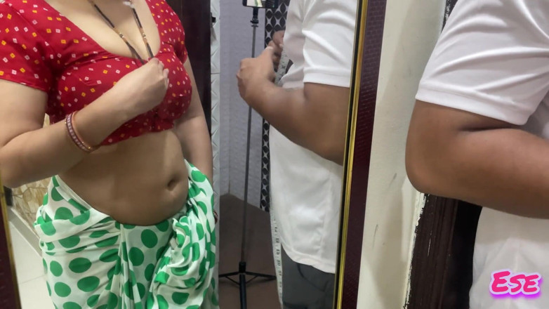 Sammy Sins: 인도 핫한 바비와 섹스하는 인도 변태 재단사