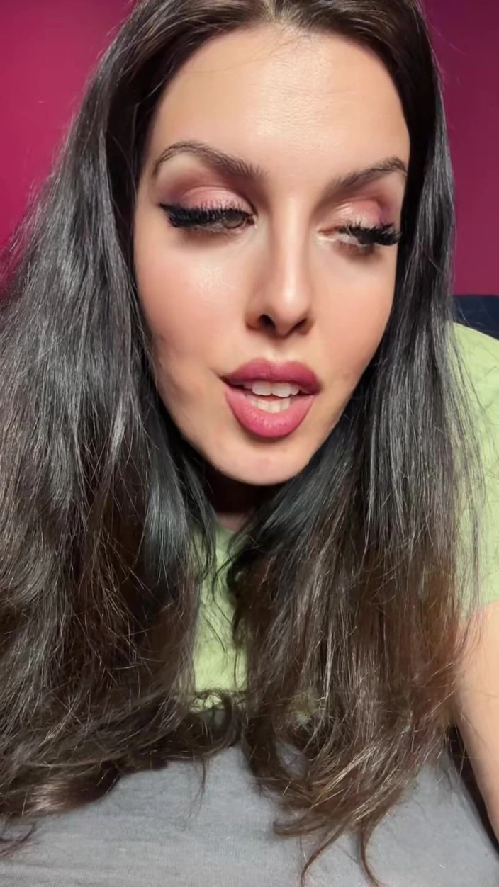 Young_strawberry: Stepmommy Say:your Hand Is Hurt Let Stepmommy Jerkoff You