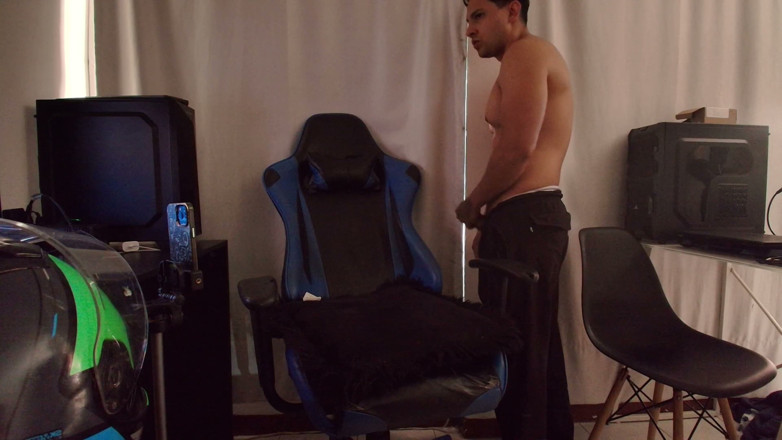 juegos_calentes: Making a Video of My Boy