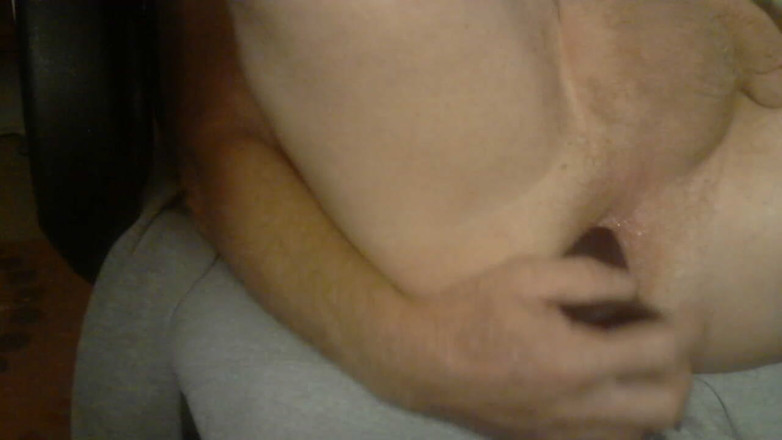 RobertLacrosse: Fisting giocattolo a bocca aperta nel mio buco facendomi gemere...