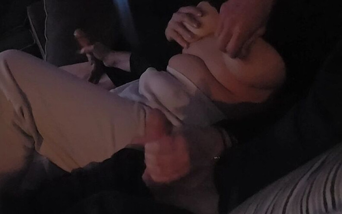 Ladyandme: Prsatá MILF pokrytá spermatem