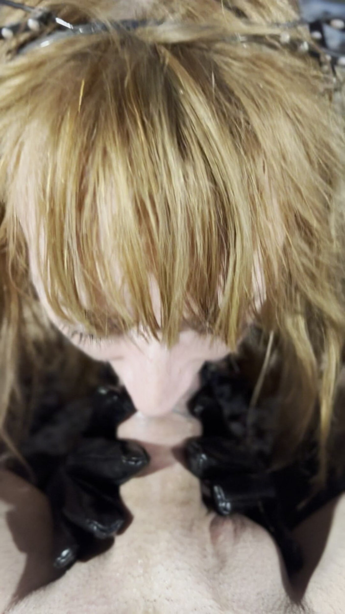 Jayandmeowmeow: Blowjob with Gloves