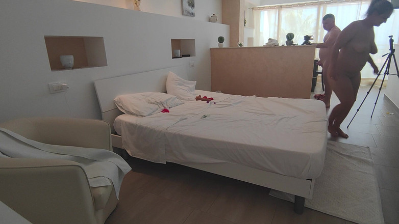 Alex e Bianca: 바람난 남편을 기다리는 동안 배다른 아들에게 따먹히는 휴가 중인 계모