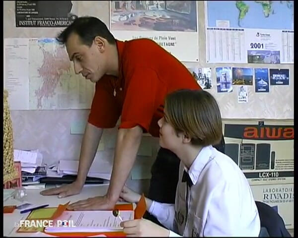 French Family Secrets: Une célibataire se fait sucer par son prof de maths