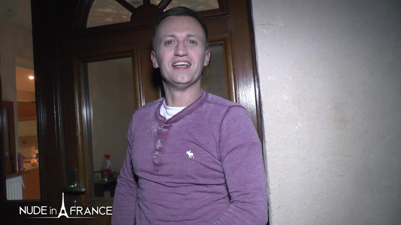 Nude in France: 她丈夫提供的一个蒙住眼睛的年轻妻子被约翰·多伊狠操鸡奸并被内射