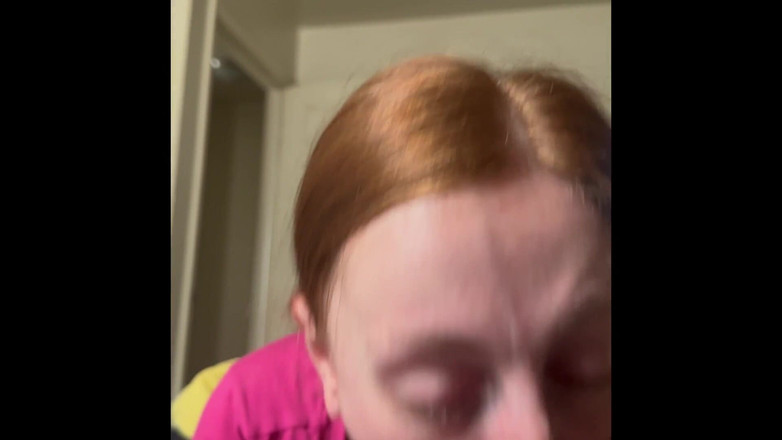 Mariecream: Circo culona rasgada en pantalones cortos