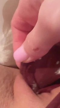 如果你尝尝她，你会喜欢这种美味的气味。她需要被吃这么多