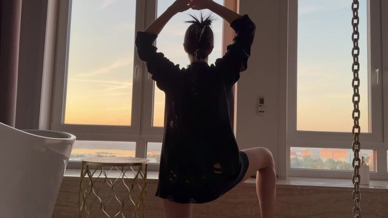Skinny_lady69: Idealny czas na jogę w majtkach