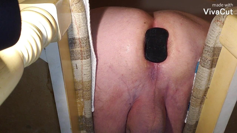 Charlieboy69: Cavalcando dildo anale