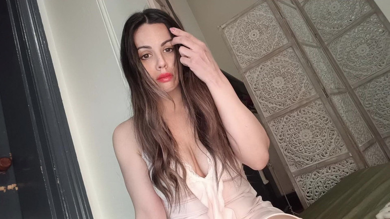 Annika Rain: Stiefzoes hunkert naar fokken