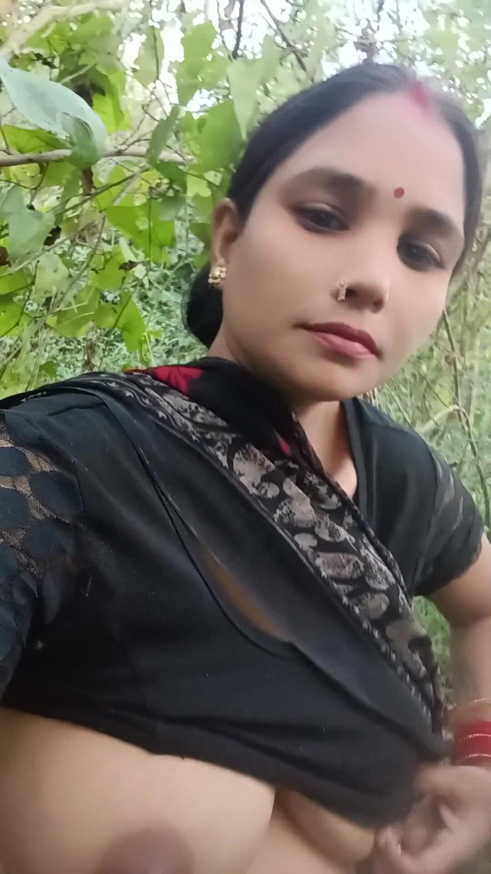 Renudbf: Masturbare cu degetul a unei indiene desi bhabhi